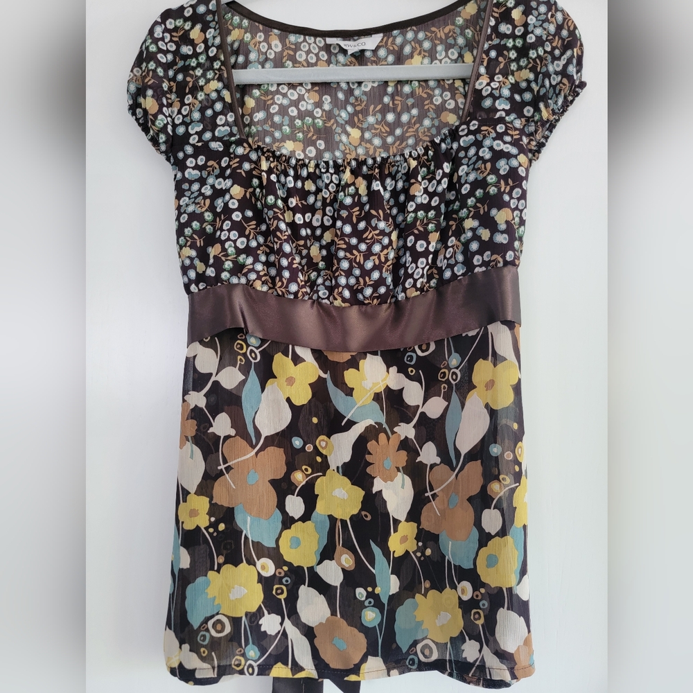 RW&CO. Black Floral Chiffon Cap-Sleeve Blouse